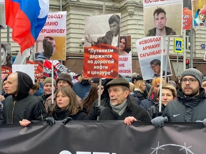 «Белый счетчик» сообщил о 22 тыс. людей, участвующих в марше памяти Бориса Немцова