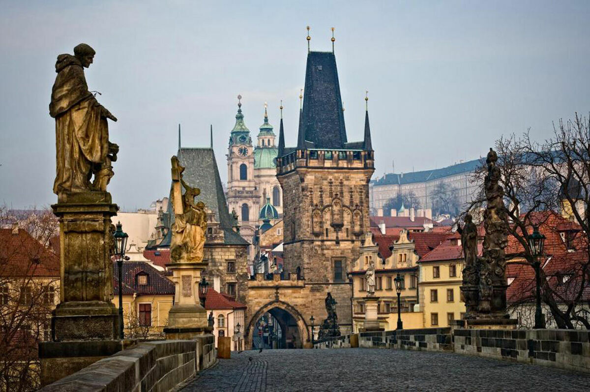 Чехия не впустила в страну российского чиновника