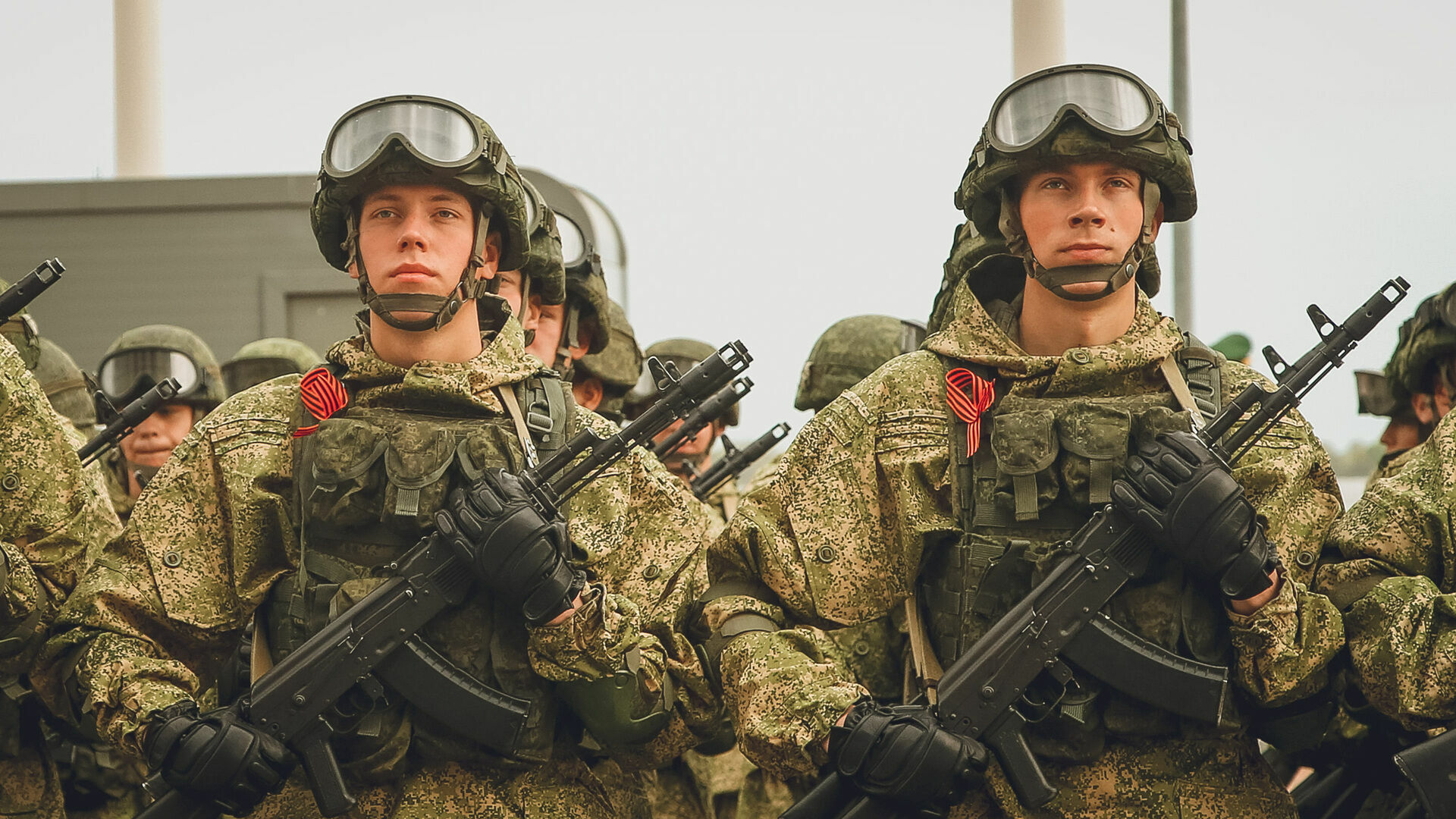 Минобороны направило солдат на новые учения на границе с Украиной