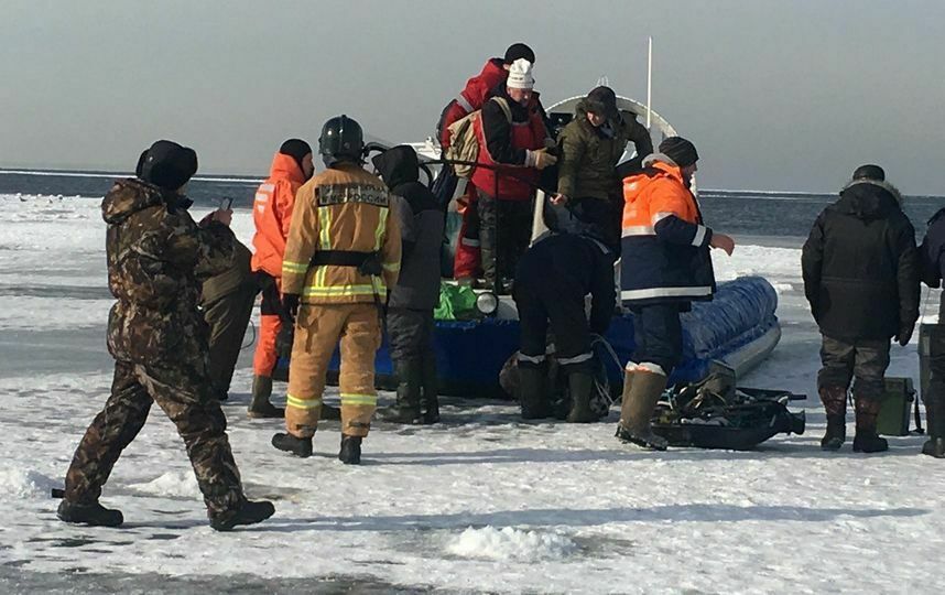 Полсотни рыбаков дрейфуют в Финском заливе на оторвавшейся льдине