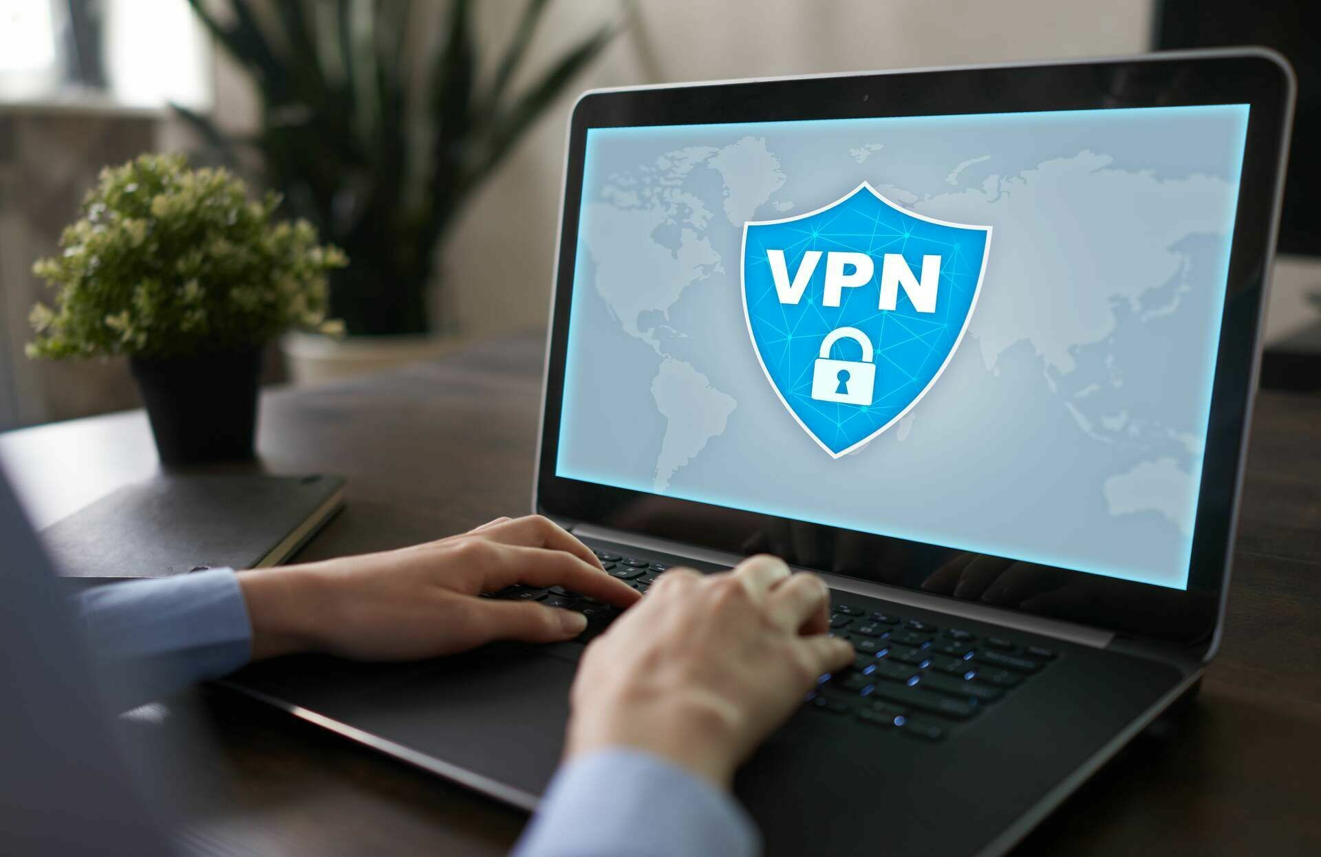 Пока Роскомнадзор глушит VPN, госструктуры покупают доступ к "серым" сервисам