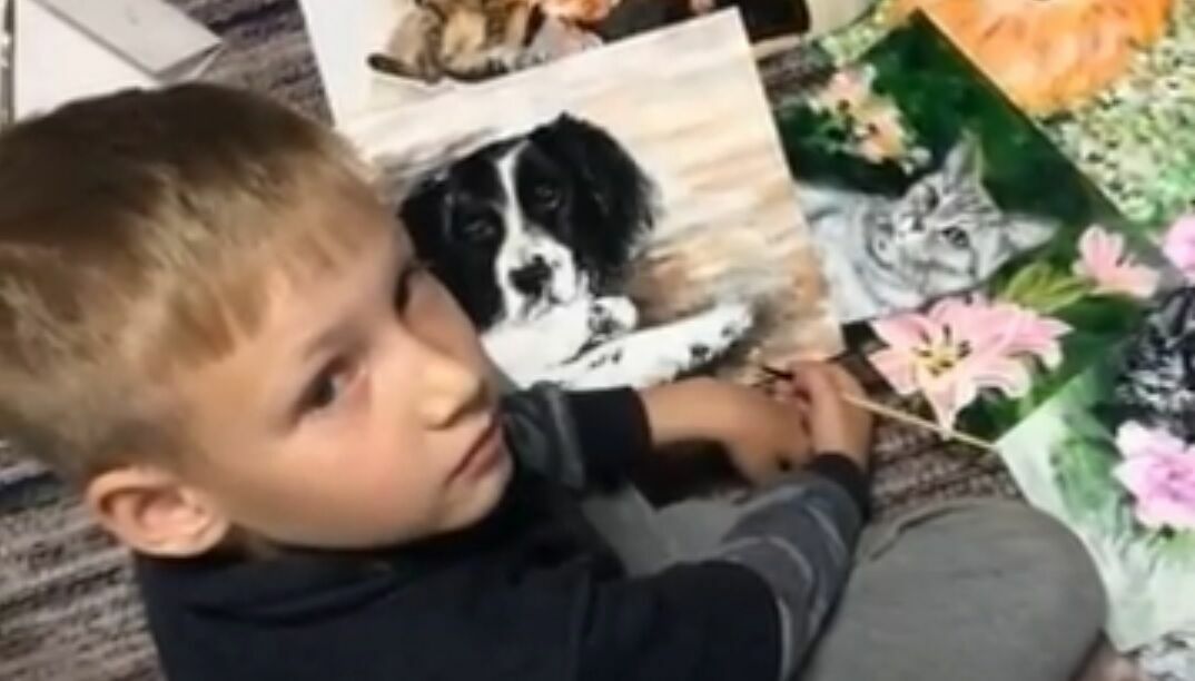 Нижегородский школьник попал в "Книгу героев" за рисунки кошек и собак