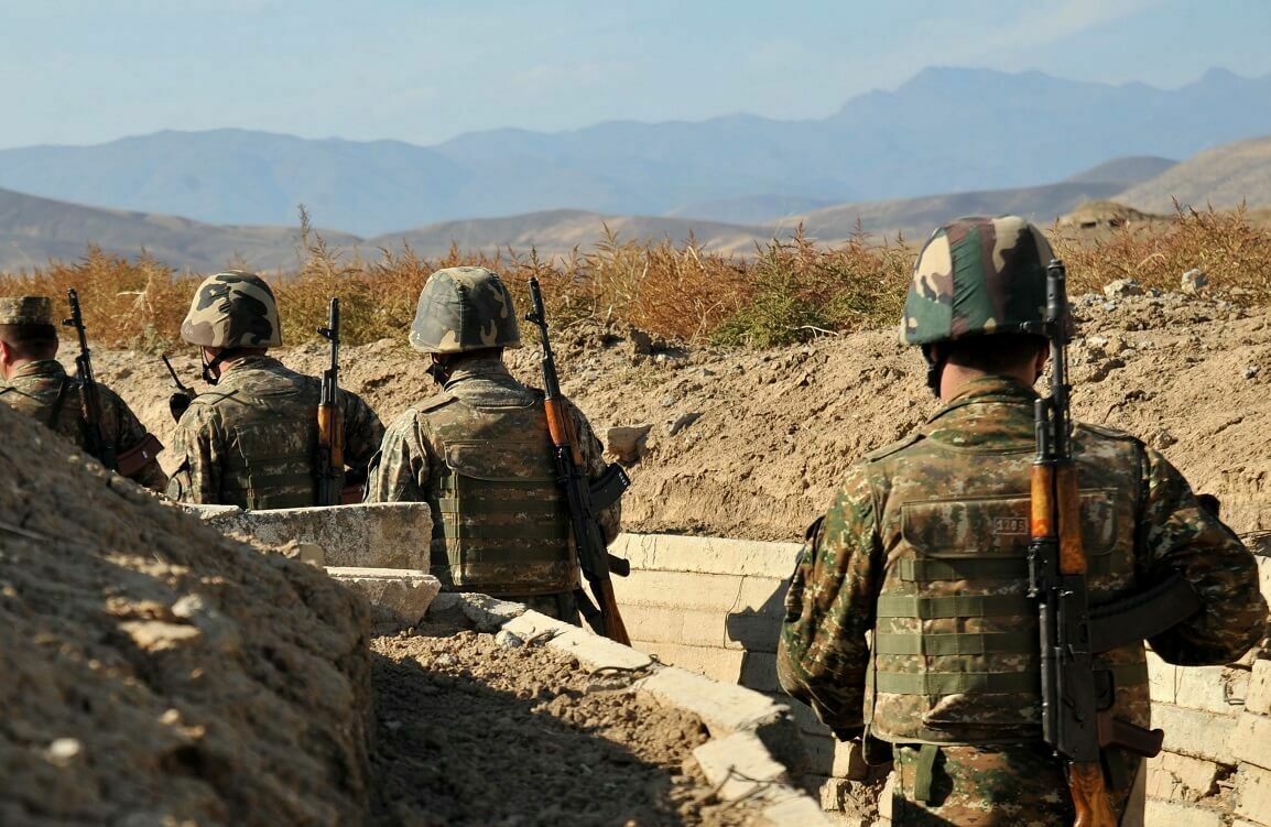Азербайджан заявил о новом обстреле своих позиций армянскими ополченцами