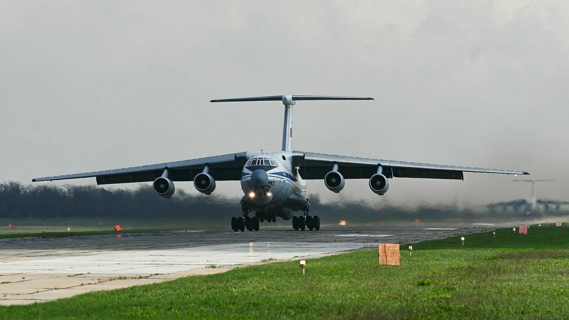 Минобороны России эвакуирует из Афганистана 380 человек военными самолетами