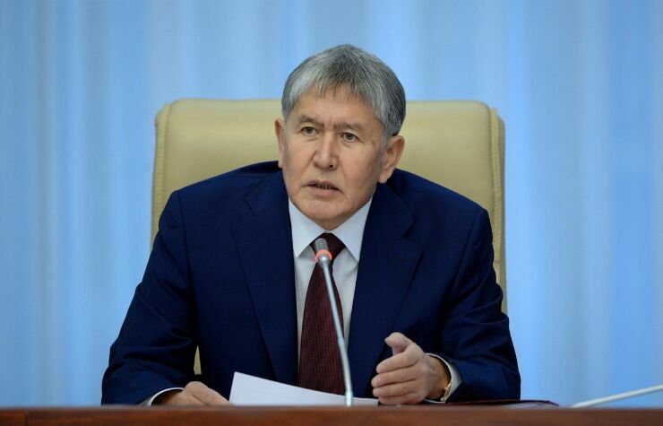 Президент Киргизии выпускает альбом с песнями на двух языках