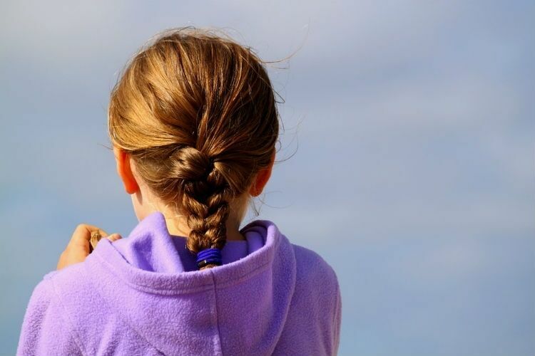 В Сибири прооперировали девочку, съевшую полметра своей косы