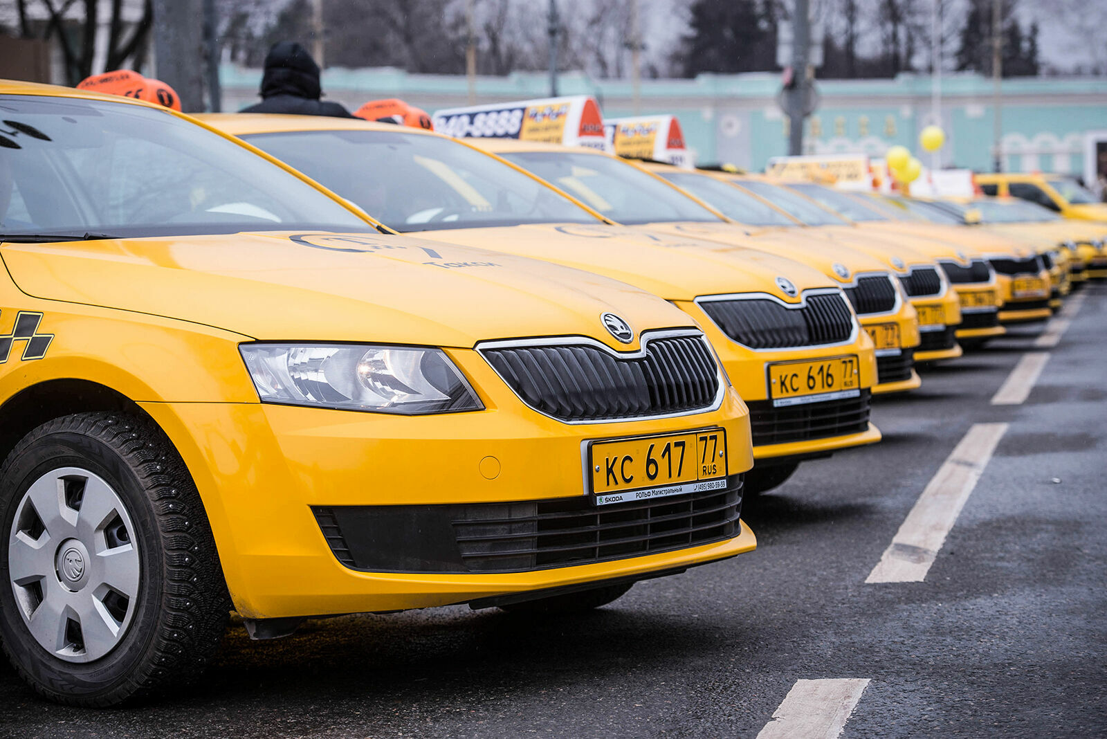 Более 95 тыс. столичных таксистов наказали за завышение цен во время ЧМ