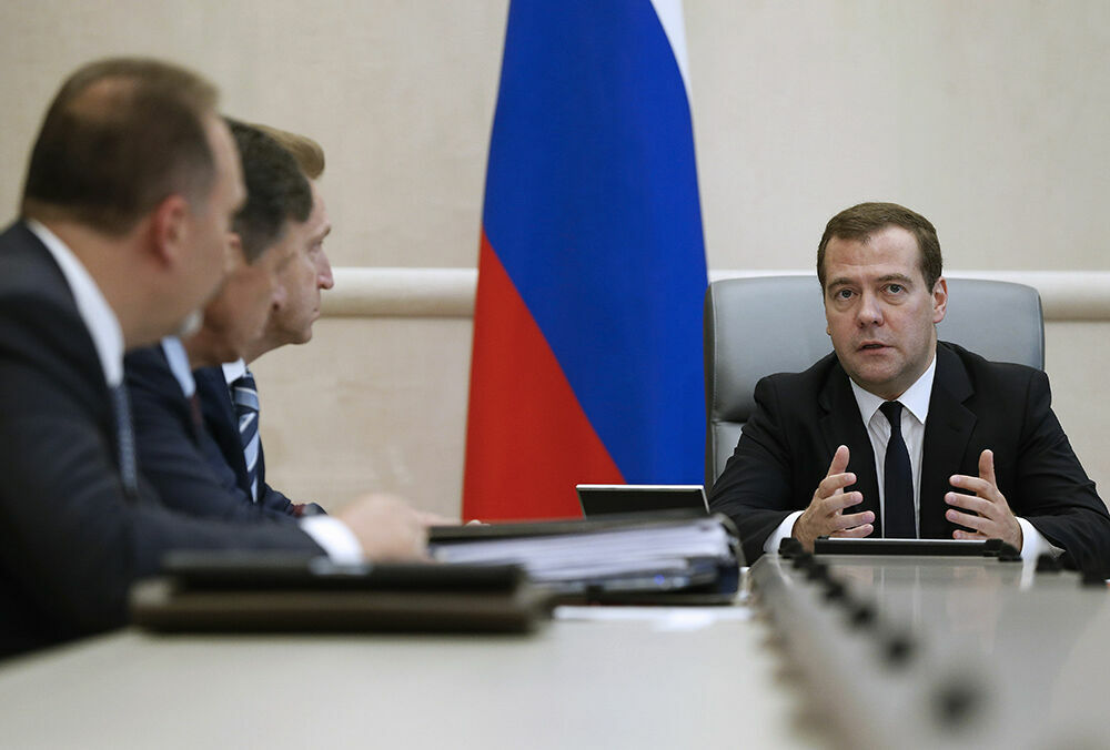 ВЦИОМ: 38% россиян отрицательно оценили работу уходящего правительства