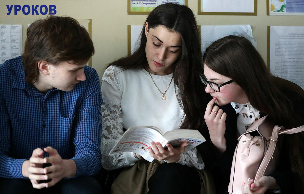 Россияне высказались за проведения уроков полового воспитания в школах