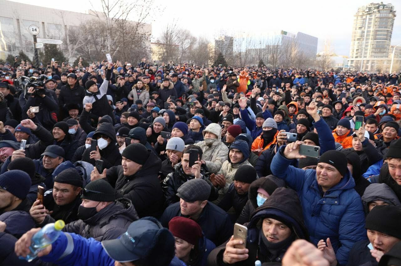 Жители Казахстана добились на митингах снижения цены на газ