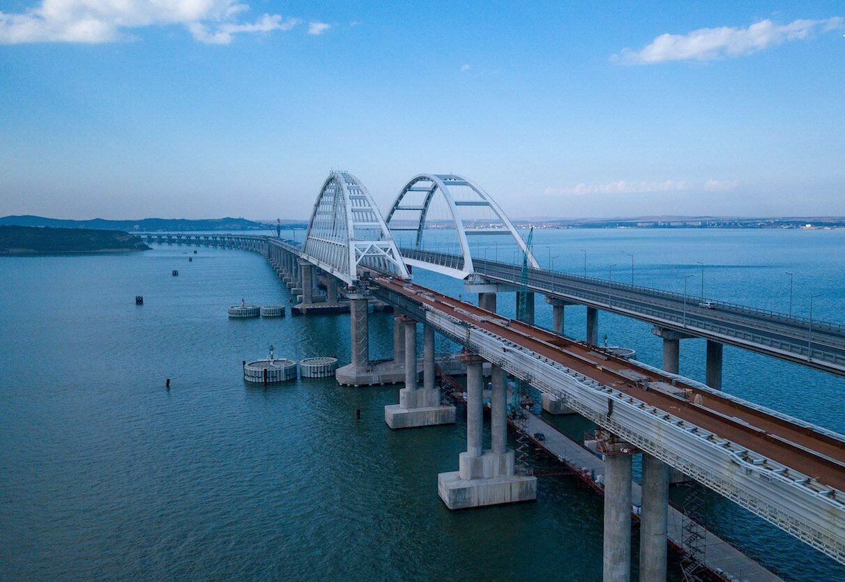 Строители собрали все пролёты железнодорожной части Крымского моста