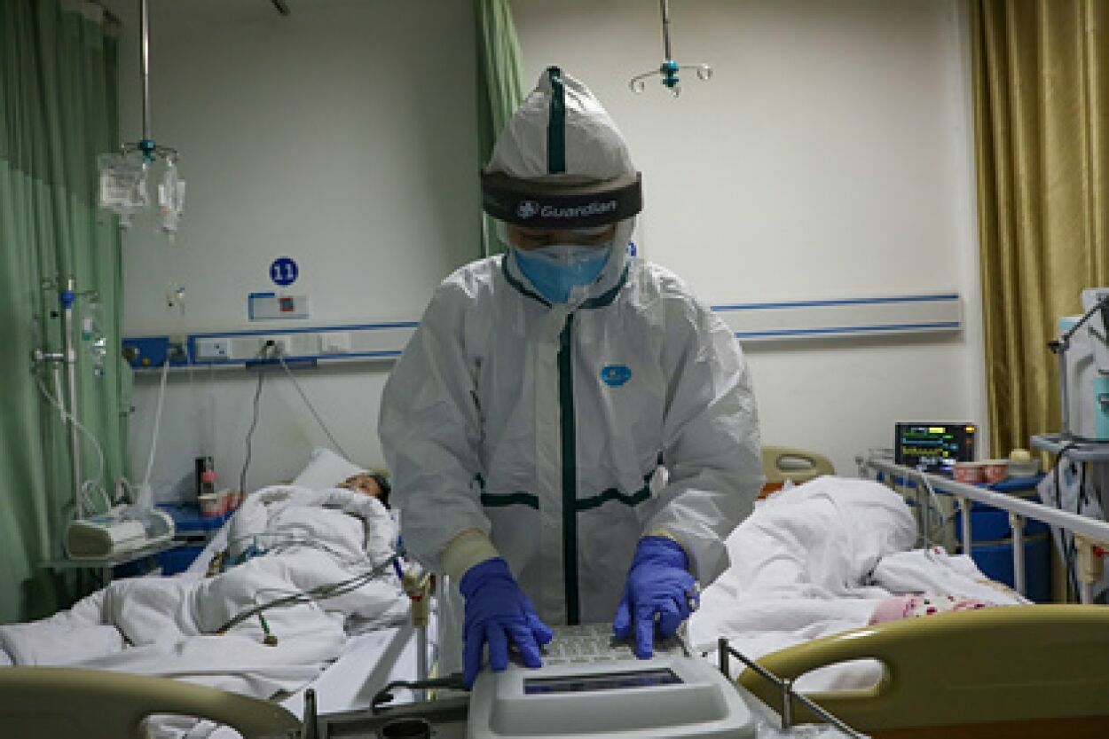 Число жертв коронавируса в Китае превысило 1 тысячу человек