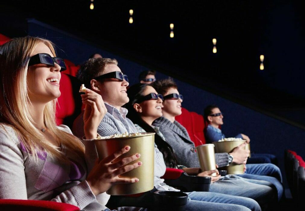 Посетители кинотеатров будут сидеть в масках и в метре друг от друга