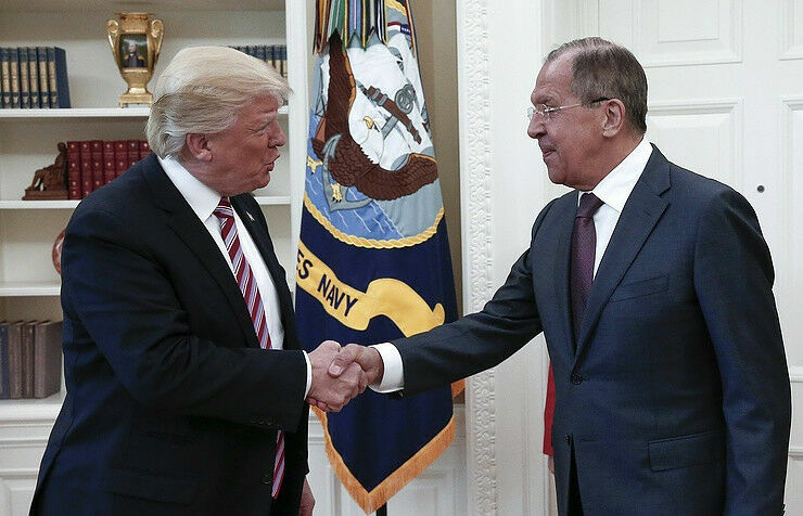 CNN: в Белом доме возмущены публикацией фото со встречи Лаврова и Трампа