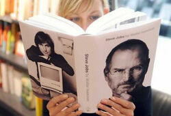 ФСБ опубликовало в Сети досье на экс-главу Apple Стива Джобса