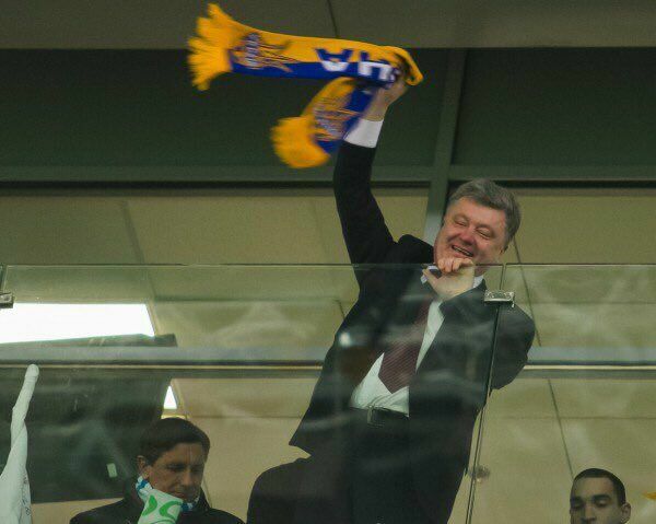 ФотКа дня: президент Украины празднует НЕвыход сборной на ЧМ-2018