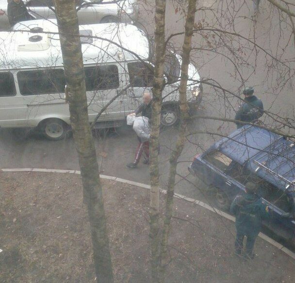 Жильцов дома в Петербурге эвакуировали из-за подозрительного предмета