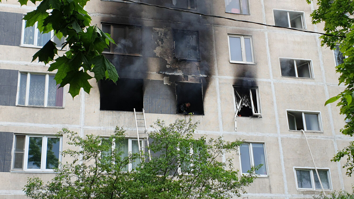 Взрыв в московской многоэтажке вызвали опыты с пиротехникой