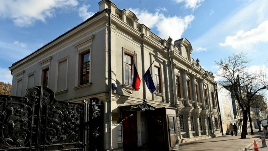 Российский МИД потребовал сократить штат посольства Словении