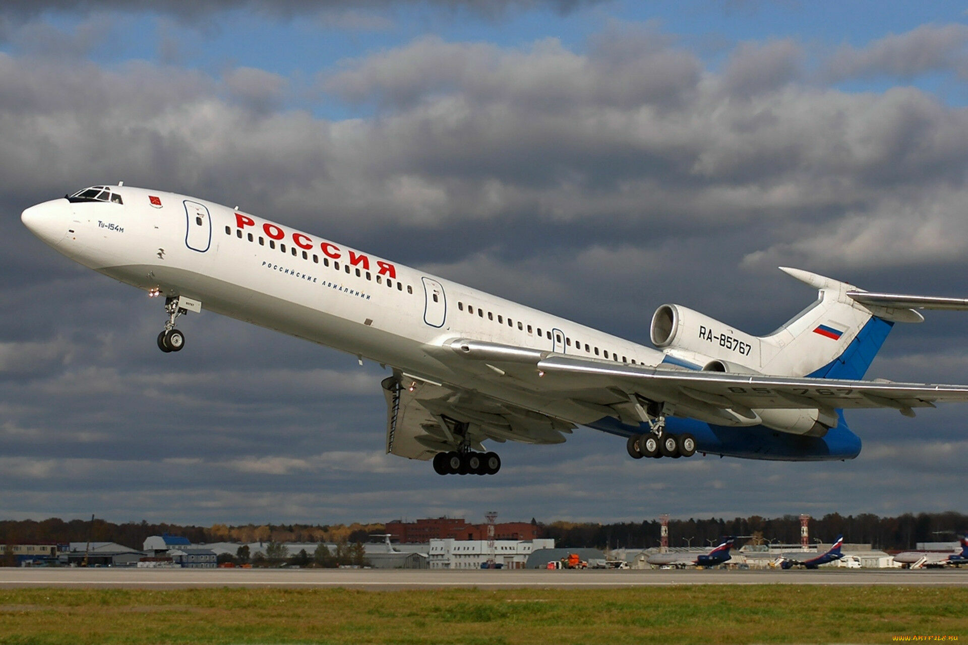 Эксперт назвал волну банкротств российских авиакомпаний вполне ожидаемой