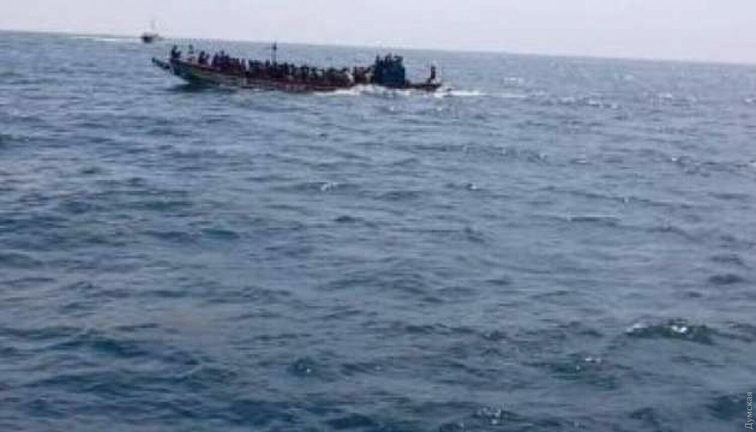 Около 30 мигрантов погибли при крушении лодки у берегов Франции