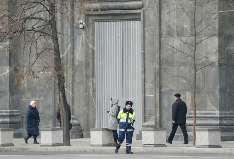 Павленского могут оштрафовать на 1,5 млн. рублей за поджог двери ФСБ