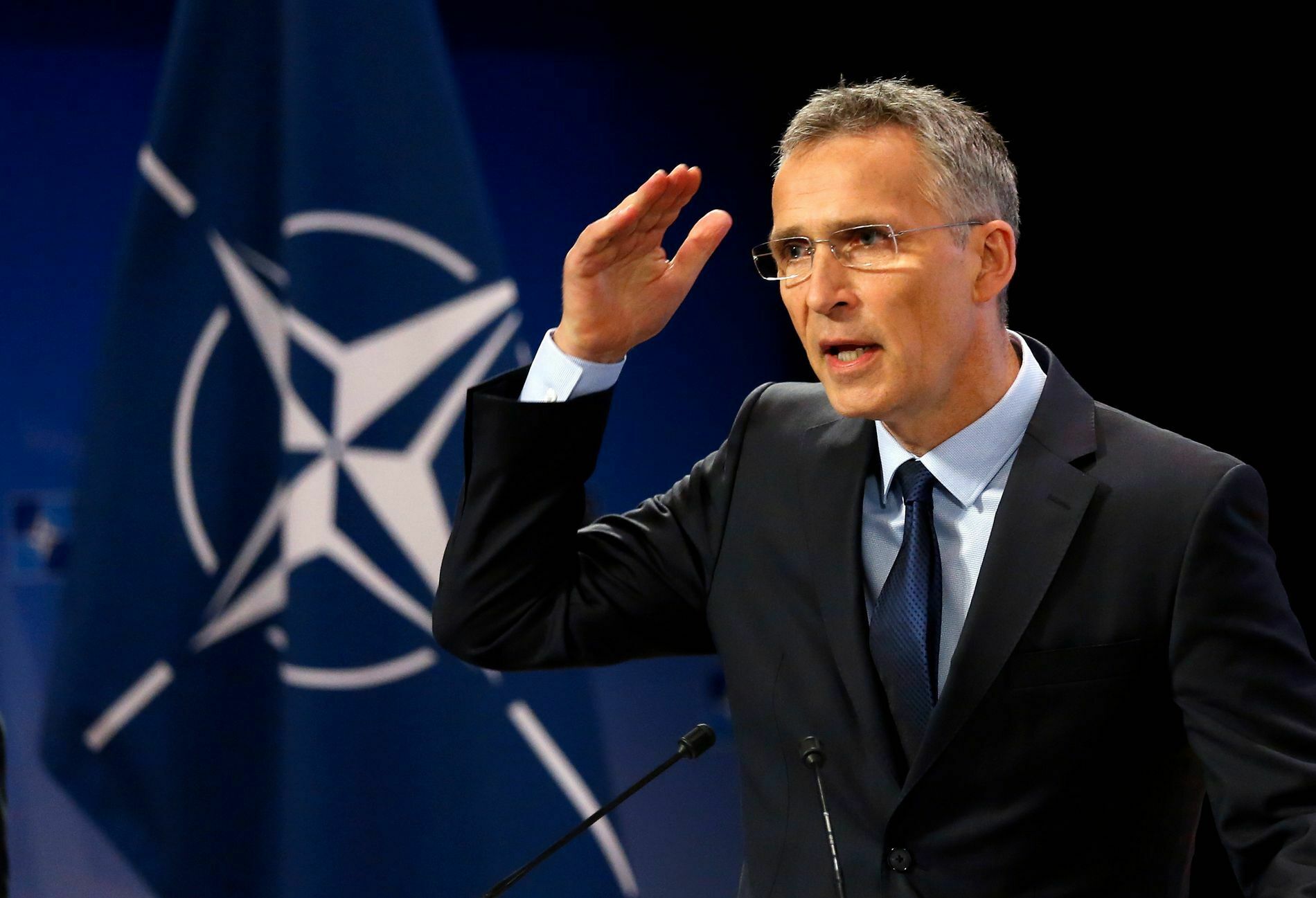В НАТО обеспокоены перемещением российских войск к украинской границе