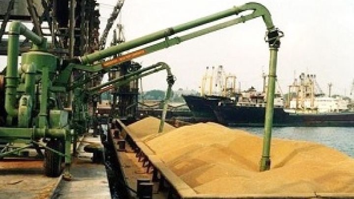 Перевалка зерна в глубоководном порту