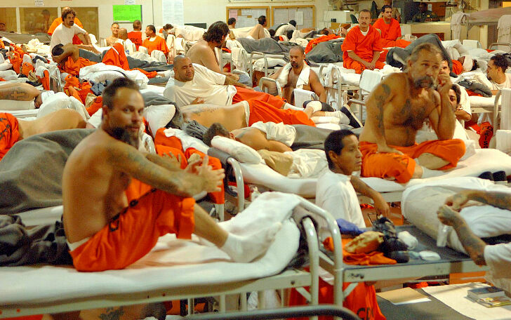 В США из-за коронавируса начали освобождать заключенных