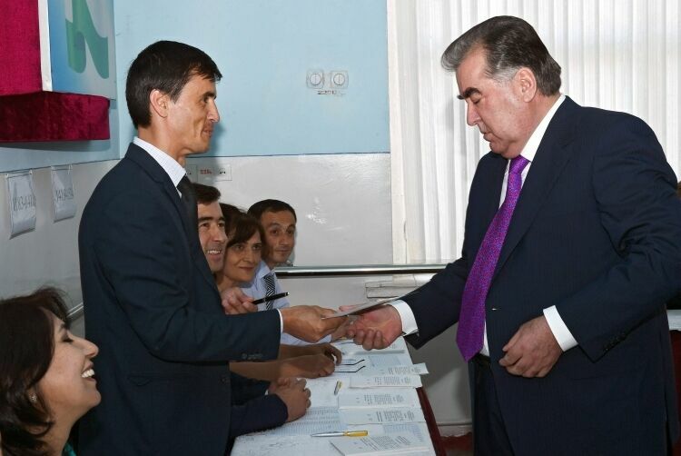 В Таджикистане прошел референдум по поправкам в Конституцию