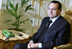 Мубараку плохо, он постоянно падает в обморок