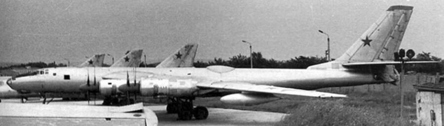 Ту-95ЛАЛ на аэродроме