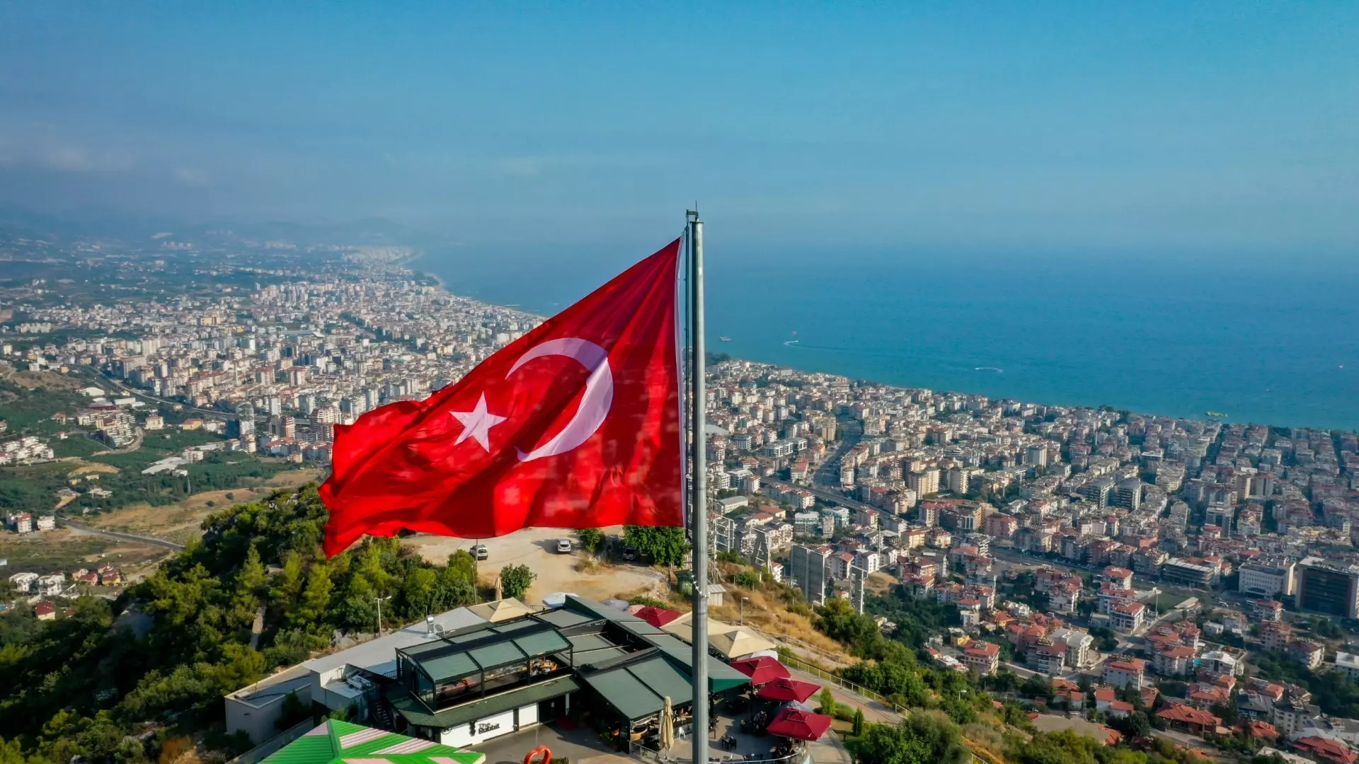 Укрепелние курса лиры делает шоппинг в Турции не выгодным