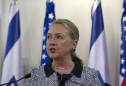 Клинтон приехала мирить Израиль и Газу, где погибли уже более 140 человек