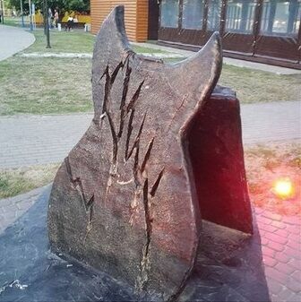 В Воронеже дети сломали памятник «Горшку»