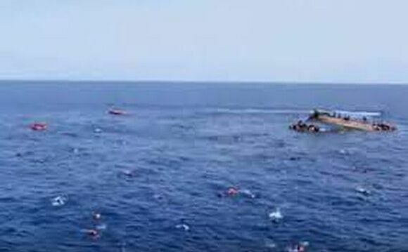 Два мигранта погибли при крушении лодки в Турции