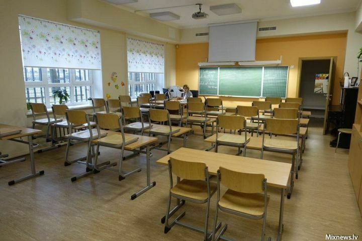 В Госдуме предложили снижать зарплату учителям за грубость к детям