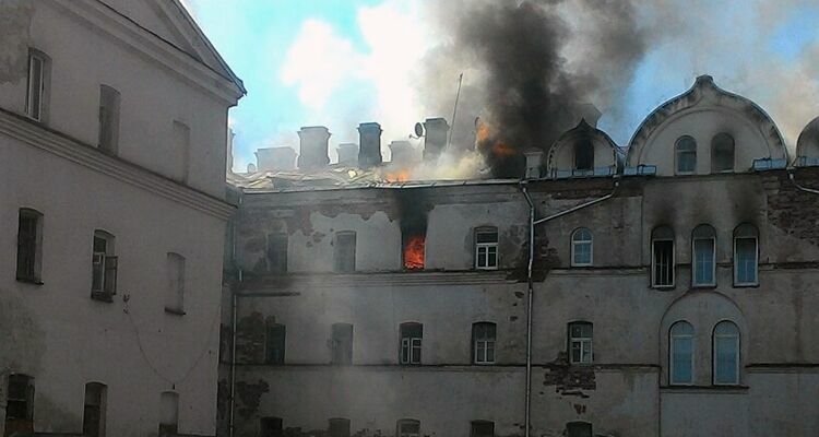 На Валааме горит «Зимняя гостиница», откуда ранее РПЦ выселяла жильцов