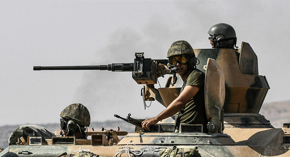 Турецкие танки вторглись в Сирию, чтобы воевать с курдами