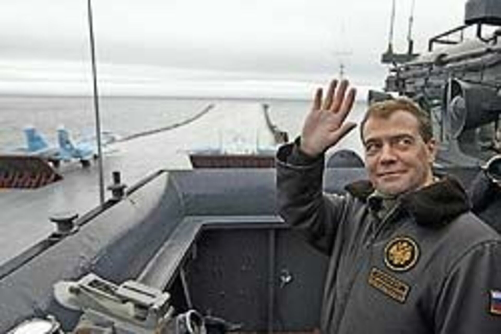 Адмирал кузнецов личная жизнь семья дети. Медведев на Адмирал Кузнецов. Медведев на подводной лодке.