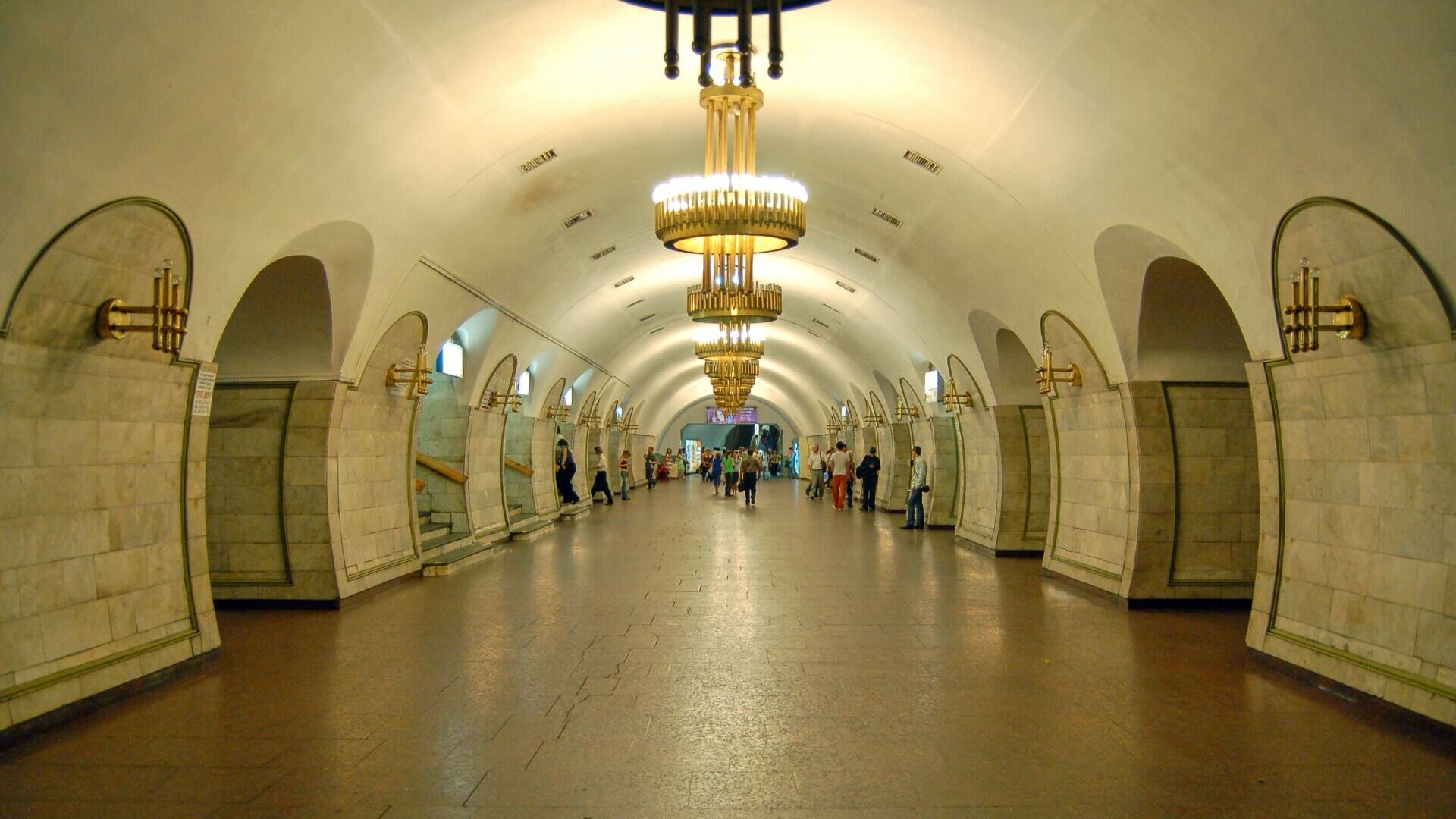 Станцию им. Льва Толстого в киевском метро переименовали в Площадь Украинских героев