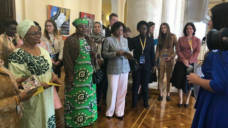 Пуховые платки, мед, серебро: жены африканских лидеров купили сувениры в Сочи