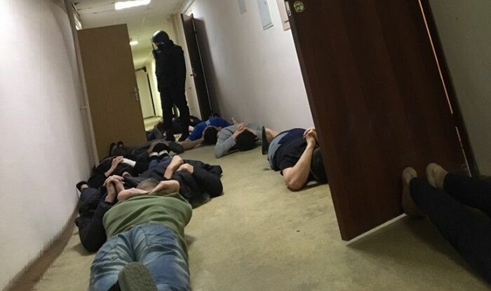 Полицейские задержали 20 студентов во время рейда в московском общежитии