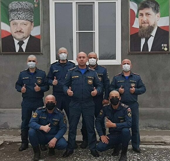 Все сотрудники ГУ МЧС Чечни побрились налысо вслед за Кадыровым