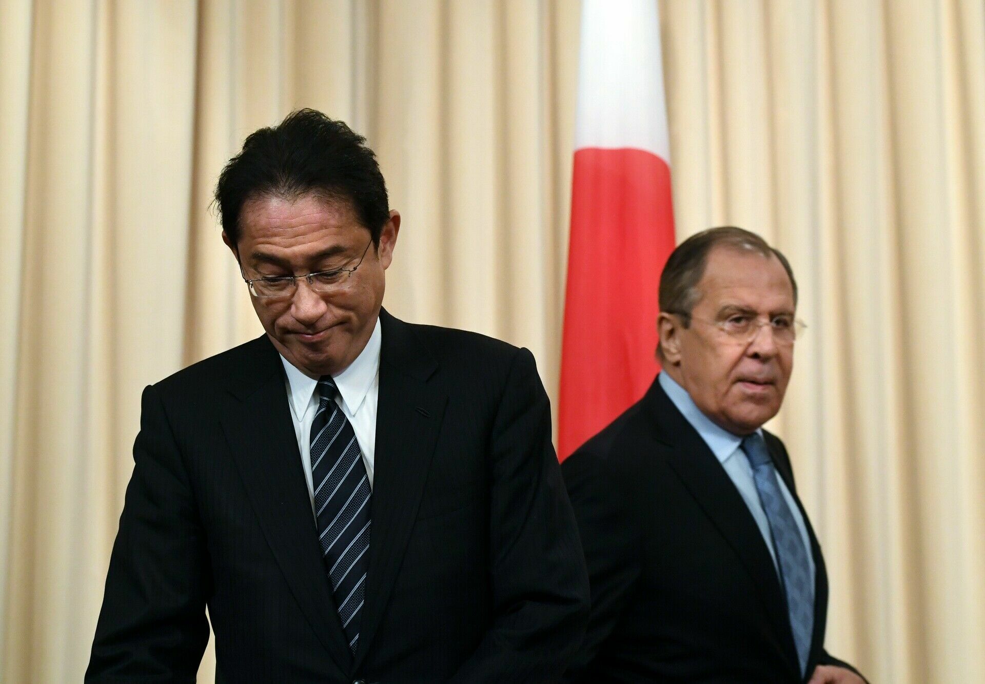 Лавров и глава МИД Японии обсудили безвизовый режим