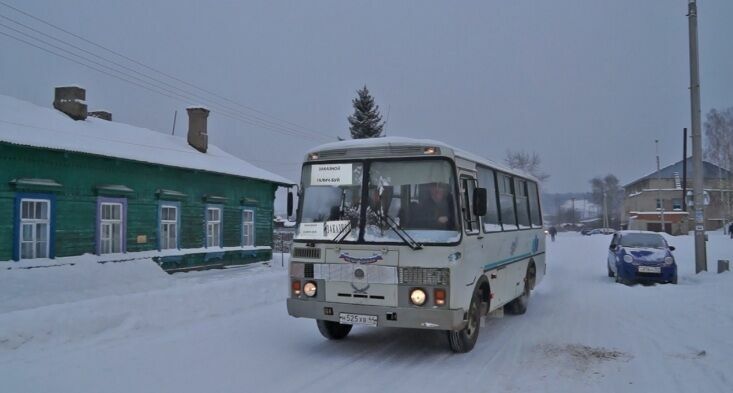Под Новгородом школьника высадили из автобуса на мороз
