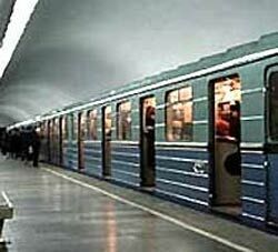 В московском метро самоубийца бросился под поезд