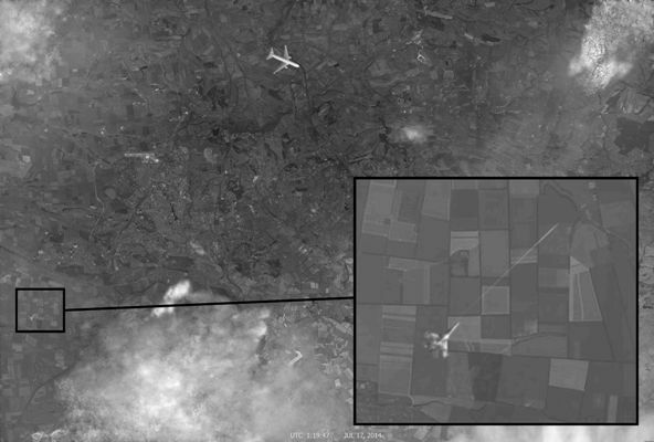 «Первый канал» показал спутниковый снимок атаки военным истребителем малайзийского «Боинга»
