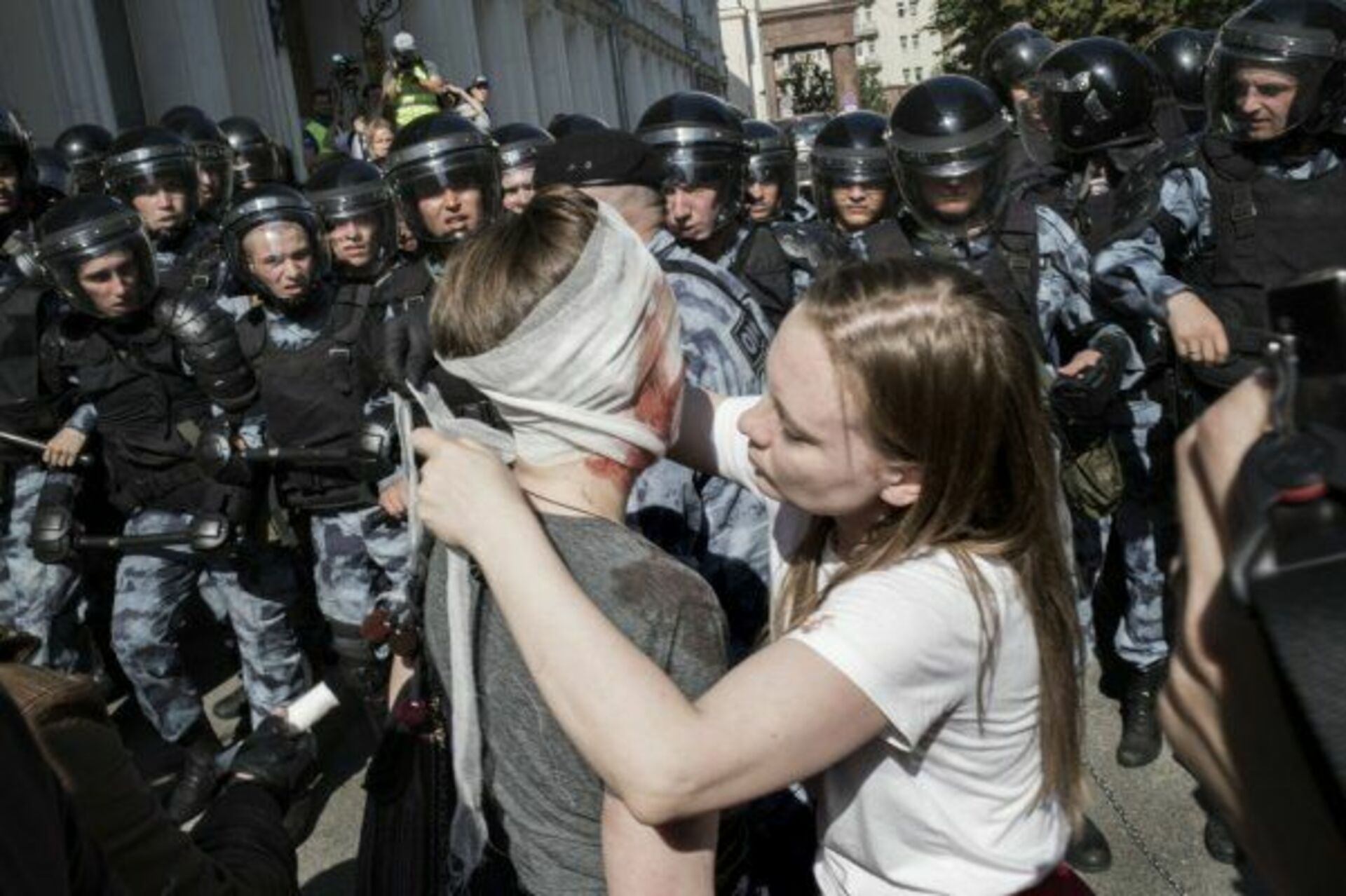 Люди против детей. Разгон демонстрации в России. Росгвардия на митинге в Москве.
