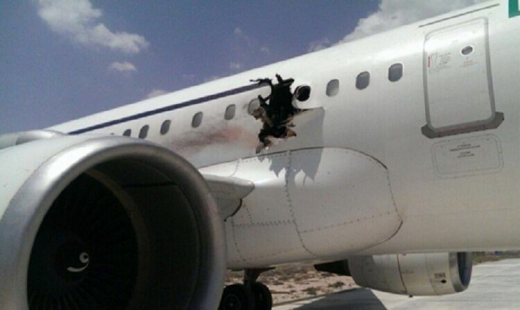 Следы взрывчатки найдены  на борту экстренно севшего в Сомали A321